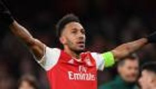 آخرهم أوباميانج.. أبرز 6 نجوم عوقبوا بالحرمان من شارة القيادة