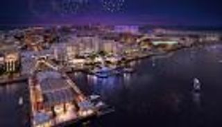 خالد بن محمد بن زايد يتفقد المرافق السياحية للواجهة البحرية "ياس باي"