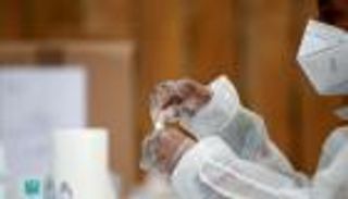 دراسة:‭ ‬لقاحات كورونا قد لا تقاوم أوميكرون دون جرعة معززة