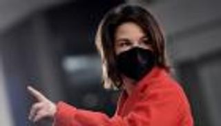 ألمانيا تستدعي سفير روسيا وتطرد دبلوماسيين.. وموسكو تتعهد بالرد