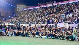 جماهير في ملعب وحدة صنعاء الخاضع للحوثيين
