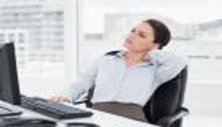 نصائح لتجنب آلام الظهر والعمود الفقري في المكتب