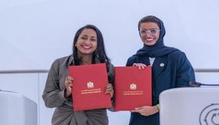 نورة بنت محمد الكعبي وأنجليكا مايولو