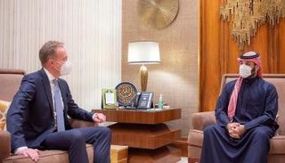 ولي العهد السعودي يبحث مع رئيس 