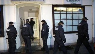 عناصر الشرطة في مسجد التقوى في هامبورج 