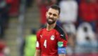 بقيادة أسطورة الزمالك.. الرسائل تنهال على عمرو السولية بعد هدفه في مصر