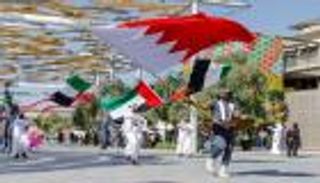إكسبو 2020 دبي.. جموع الزوار تشارك البحرين احتفالها باليوبيل الذهبي