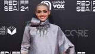 فنانة سعودية متهمة بتقليد شيرين عبدالوهاب.. حلقت شعرها