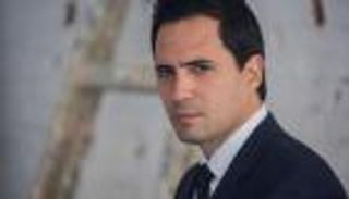 ظافر العابدين يبكي بسبب الأيام الصعبة: "اشتغلت في غسل الأطباق"