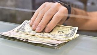 ارتفاع جنوني بسعر صرف الدولار في لبنان
