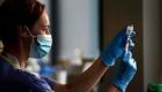 أوميكرون في الدنمارك.. اتجاه لإغلاق المتنزهات والسينما