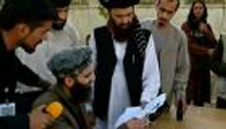  استئناف إصدار جوازات السفر.. هل تفتح طالبان أسوار أفغانستان؟