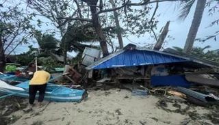 جانب من الدمار الذي خلّفه إعصار 