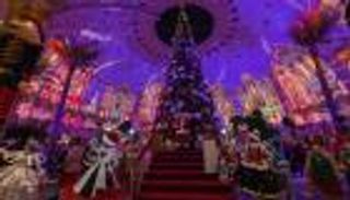 إكسبو 2020.. إضاءة شجرة عيد الميلاد في ساحة الوصل (صور)