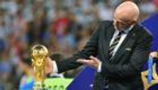رئيس الفيفا يرشح 3 دول عربية لاستضافة كأس العالم