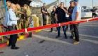 إطلاق نار على فلسطيني لمحاولته دهس جنود إسرائيليين بالضفة الغربية