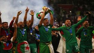 بغداد بونجاح مهاجم منتخب الجزائر