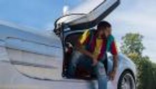 فيديو.. شاهد أسطول سيارات كريم بنزيما وماذا قال عنه