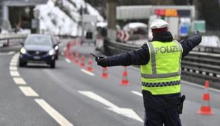 كورونا يعيد فرض إجراءات الإغلاق بالاتحاد الأوروبي- أرشيفية