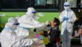 الصين تفرض حجرا على 13 مليون نسمة للحد من انتشار كورونا