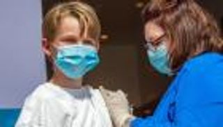 بريطانيا تقرر تطعيم الأطفال الأكثر عرضة للخطر ضد كورونا