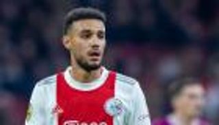 صفقة مقايضة تقرب نجم المغرب من حلم برشلونة