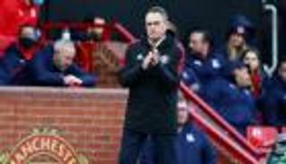 بعد 4 أسابيع.. مدرب مانشستر يونايتد يحرض على ثورة في إنجلترا