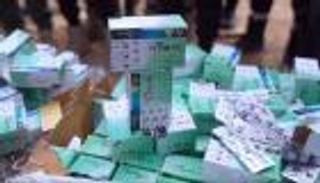ليبيا تعدم نصف مليون قرص مخدر وتضبط 30 مهربا