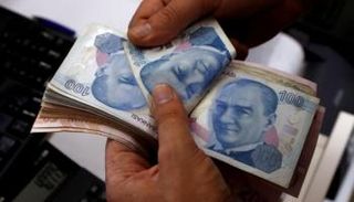 البنوك تدعم الليرة التركية والاحتياطيات تنخفض