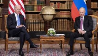 الرئيسان الأمريكي والروسي خلال لقاء سابق