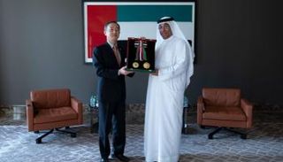 أحمد بن علي محمد الصايغ وزير دولة يقلد يونغ وو كوريا الجنوبية وسام الاستقلال