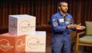 رائد الفضاء الإماراتي هزاع المنصوري يزور إكسبو 2020 دبي