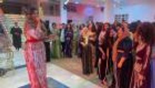 موقف محرج لمغنية مغربية يثير هلع محبيها (فيديو)