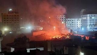 نيران تشتعل في مخازن السلاح بمعسكر التشريفات بصنعاء