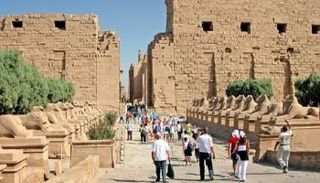 من احتفالات مصر بافتتاح طريق الكباش