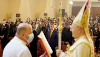 الكاظمي خلال حضوره قداس عيد الميلاد