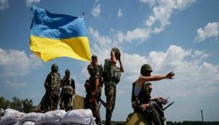 جنود من أوكرانيا على الحدود مع روسيا- رويترز