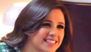 فيديو.. ياسمين عبدالعزيز تغازل جمهورها بـ"إطلالة الكريسماس"