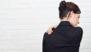 دراسة: إغلاق كورونا زاد الآلام المزمنة لدى النساء