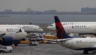 إلغاء آلاف الرحلات الجوية