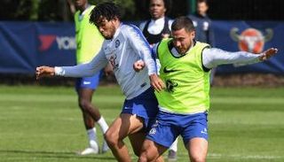 رييس جيمس مع إيدين هازارد في تشيلسي