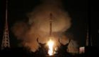 "وان ويب" تسبق ماسك وبيزوس.. إنترنت عبر القمر الاصطناعي