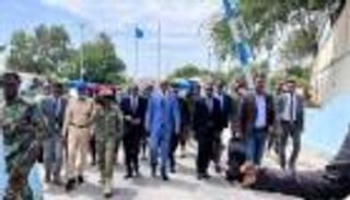 فشل انقلاب فرماجو.. روبلي بمكتبه ودعوات دولية للتهدئة بالصومال