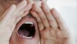 تغيّر في الصوت.. أولى علامات الإصابة بأوميكرون