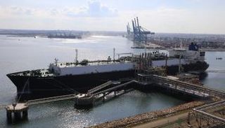 عودة تصدير الغاز المسال من مصنع دمياط للإسالة بعد توقف ٨ سنوات