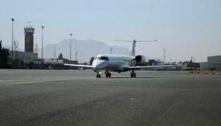 طائرة أممية لدى هبوطها في مطار صنعاء.. ارشيفية