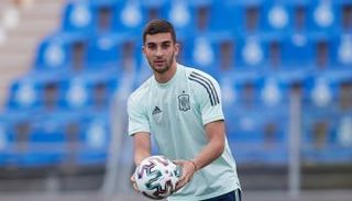 فيران توريس لاعب برشلونة الجديد