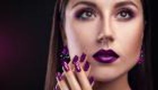 أحدث موضة ألوان مناكير شتاء 2022