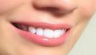 تحذير من مادة ضارة في مستحضرات الشفاه.. تعرف عليها