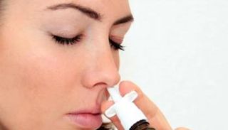 الأطباء ينصحون بتجنب استخدام بخاخات الأنف لفترة طويلة